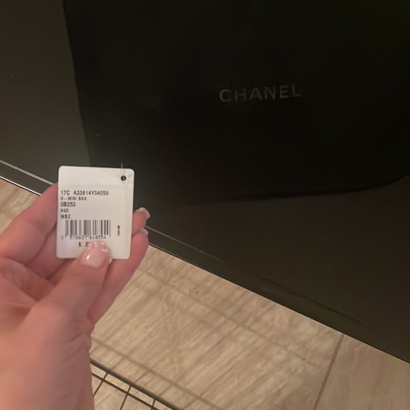 Classic red and gold Chanel wallet on chain - Picture 3 of 10